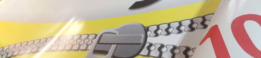 Drukowanie reklamy na szyby grafika na folii perforowanej