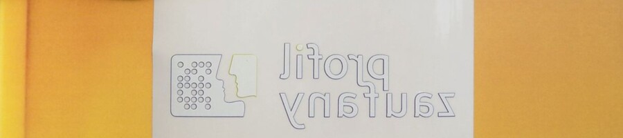 Druk grafiki na szybę bezbarwna naklejka