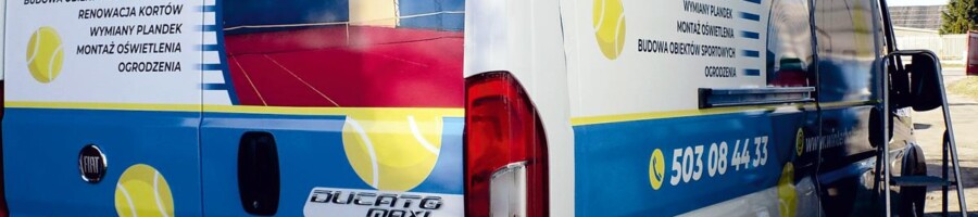 Druk naklejek na samochód reklamy firmowe