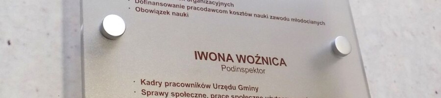 Przydrzwiowa tabliczka pleksi z nadrukiem indywidualnym