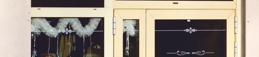 Reklama na szyby sklepowe drukowanie na folii