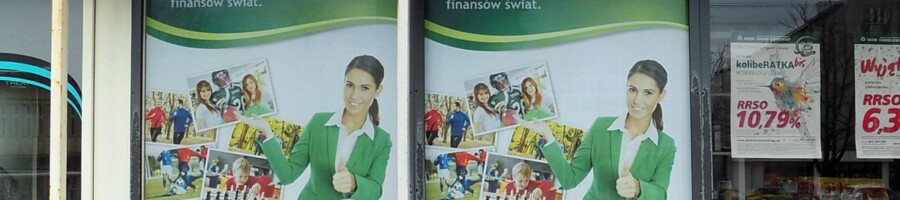 Reklama na szyby witryny drukowanie naklejek na okna