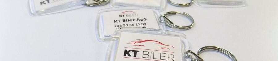 akrylowy brelok reklamowy z wkładką drukowaną