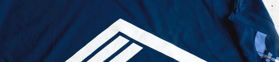 druk logo na koszulkach firmowych sitodruk