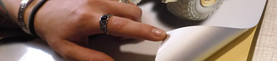 na szyld folia odblaskowa z nadrukiem