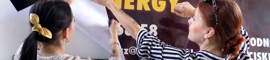 oklejanie samochodu dostawczego reklama naklejki