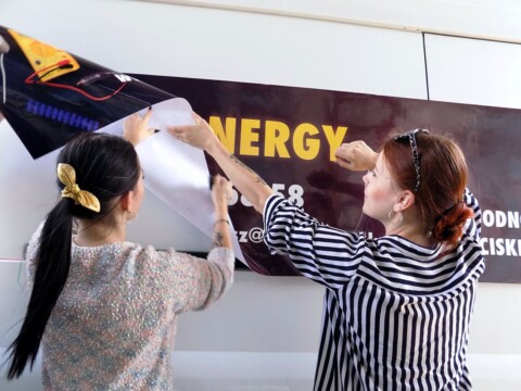 oklejanie samochodu dostawczego reklama naklejki