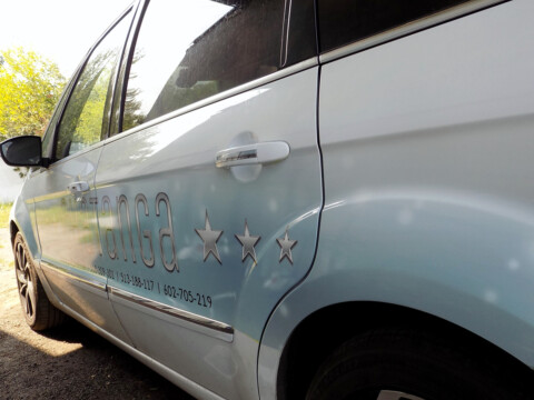 oklejanie samochodu grafika reklamowa drukowana