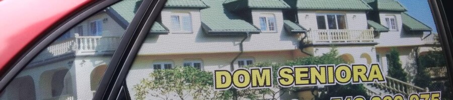 reklama na szyby samochodu folia dziurkowana