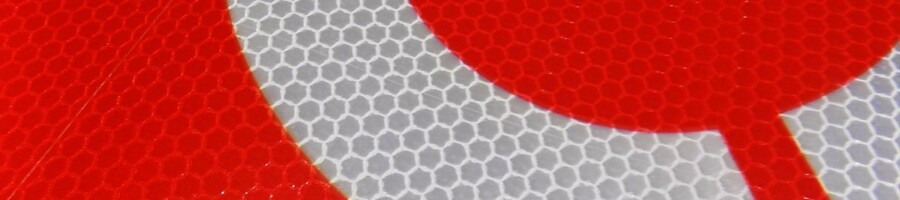 Reklamowe banery odblaskowe - druk na odblasku - jak wygląda nadruk z bliska?