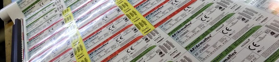 samoprzylepne etykiety z folii druk cięcie