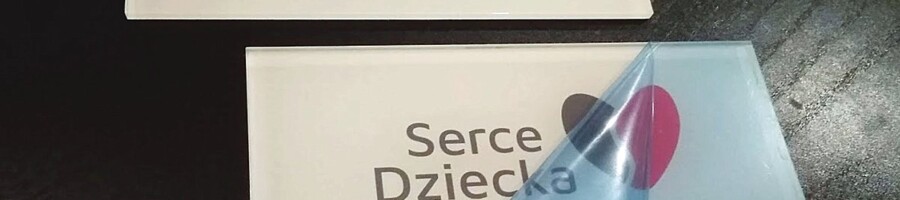 tabliczki drzwiowe z plexi pleksi druk UV