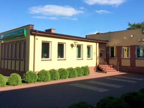 Mrozy przyciemnienie szyb ozdobną folią Bank w Mrozach