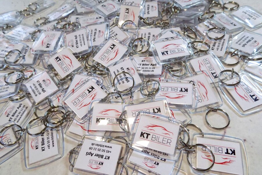 breloki reklamowe z wkładką drukowaną | Reklamy z Polski do Danii – pakiet reklamowy