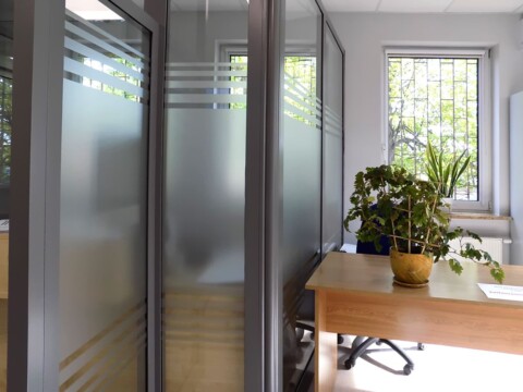 folia mrożona piaskowane szkło na przeszklenia | przyciemnienie szyb ozdobną folią