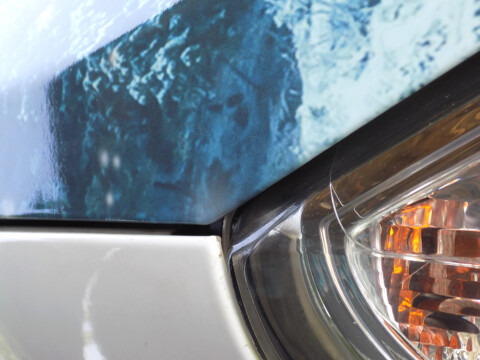 oklejanie samochodu reklama z folii 3D | Oklejenie samochodów grafiką - reklama