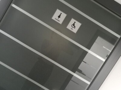 tabliczki pleksi plexi oznakowania drzwi