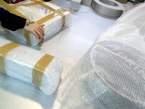 Produkcja i wysyłka reklamy pocztą kurierską spedycja