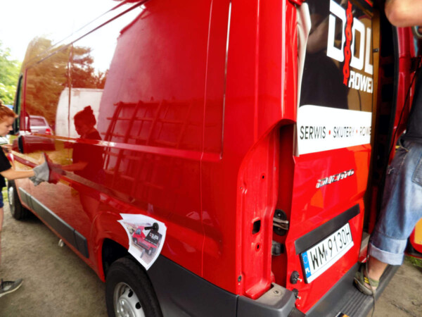Reklama na samochody _ oklejanie samochodu folią samoprzylepną 3M