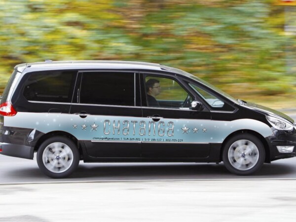 Reklama na samochody _ reklama na samochód projektowanie druk oklejanie