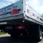 Trwała reklama na samochodzie – oklejanie burty samochodu