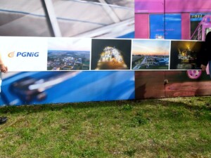 Dekor reklamowy na ścianę pomieszczenia grafika drukowana