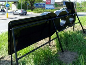 Przestrzenny napis litery 3D na konstrukcji stalowej reklama miasta