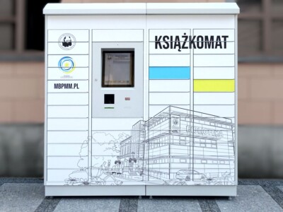 oklejanie książkomatu reklama miasta mińsk na książkomat biblioteki