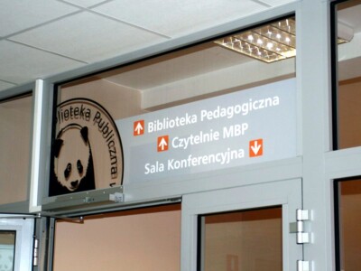 reklama oznakowanie nowego budynku biblioteki publicznej w mińsku archiwum