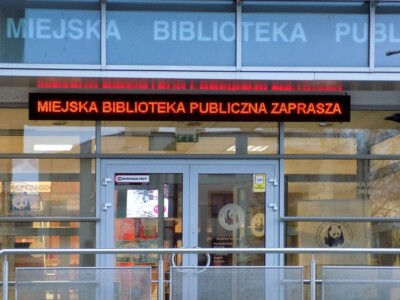 tablica do wyświetlania napisów ruchomych wyświetlacz LED na budynek