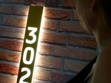 panel świetlny przestrzenne numery podświetlane LED modułowe oznakowanie pokoi