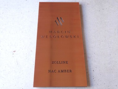 reprezentacyjny firmowy szyld miedziany z blachy prestiżowa reklama