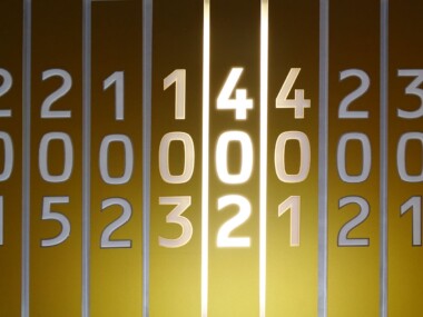 świecące numery pokoi moduły przydrzwiowe podświetlane oznakowanie